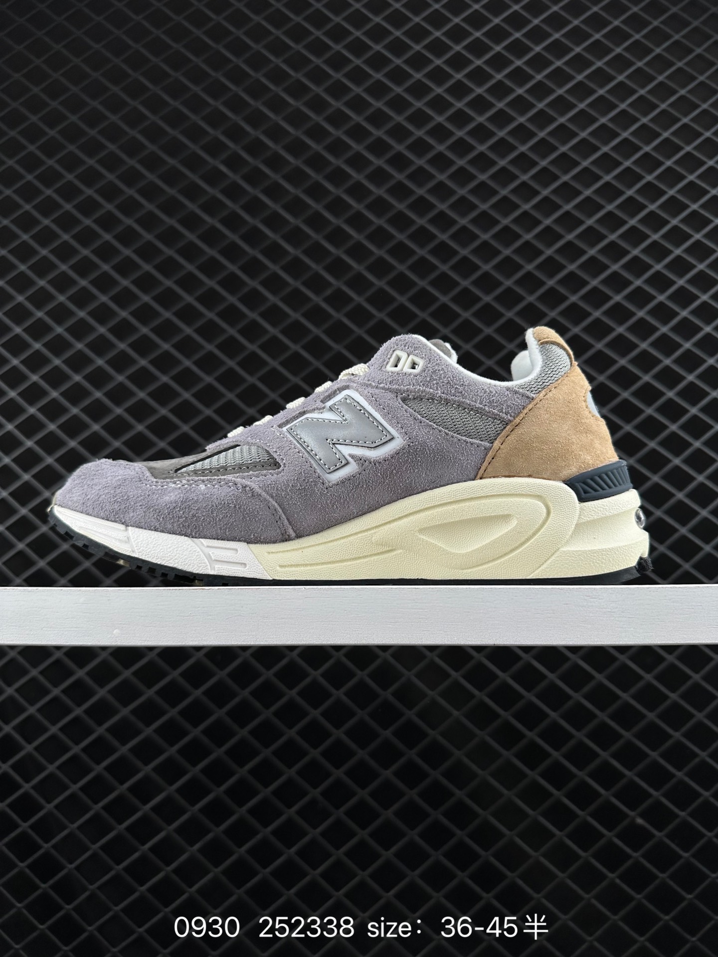 New Balance M990